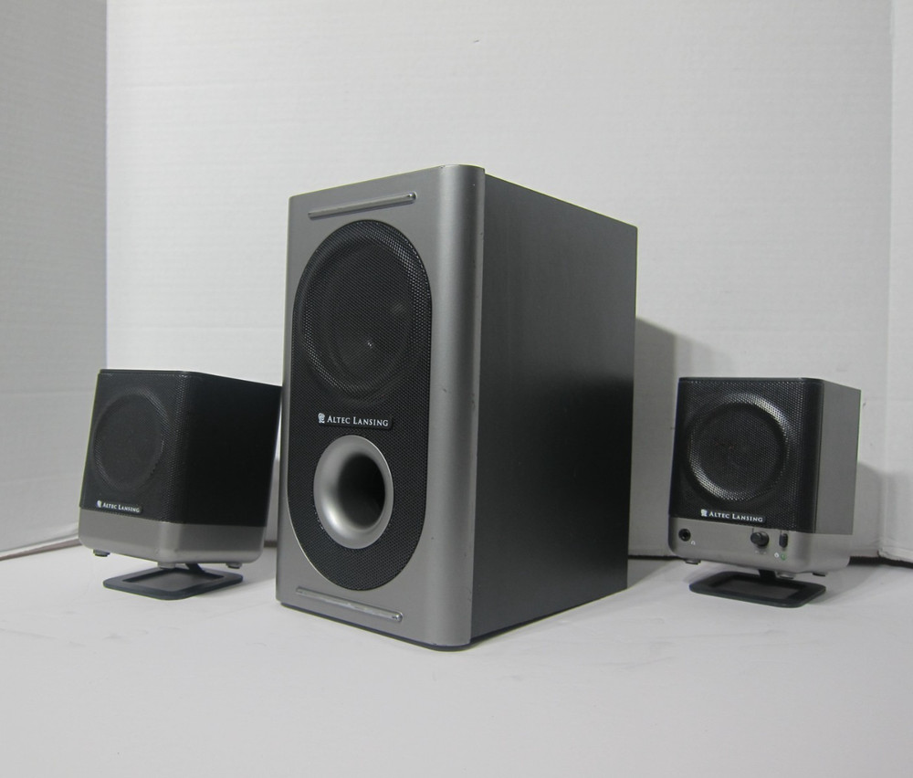 ALTEC LANSING 221 2.1 Multimedia Computer Stereo Speaker System with Manual