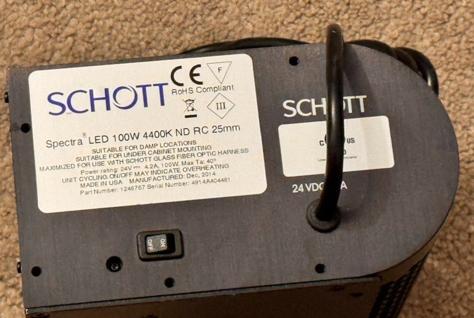 SCHOTT 4400K 100W FIBER OPTIC ILLUMINATION LIGHT SOURCE