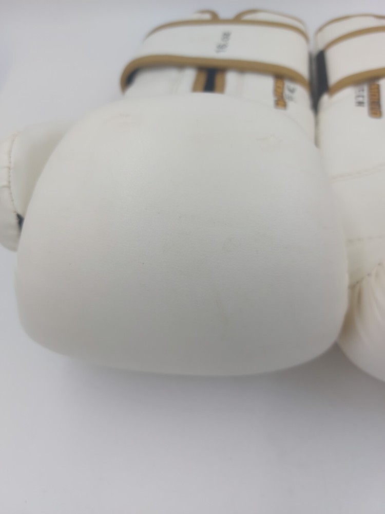 HAWK BOXING GLOVES size 6 16oz