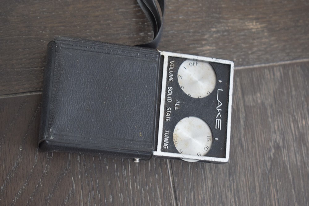 LAKE SOLID STATE TRANSISTOR RADIO - AM - WITH LEATHER CARRY CASE