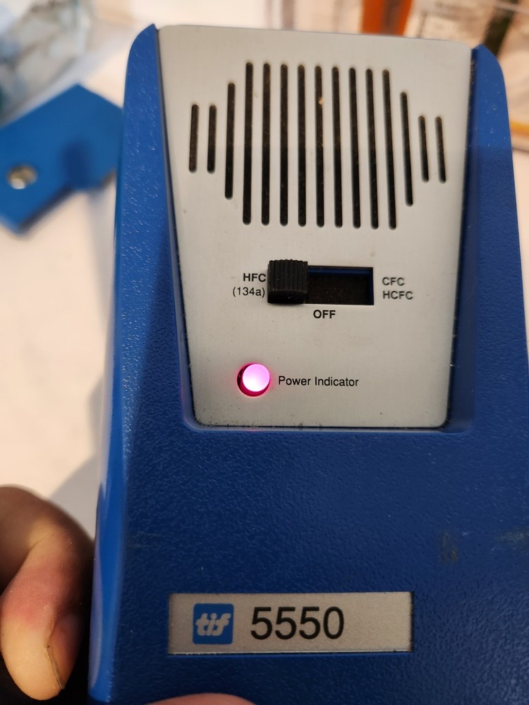 TIF 5550 Automatic Halogen Leak Detector with Hard Case