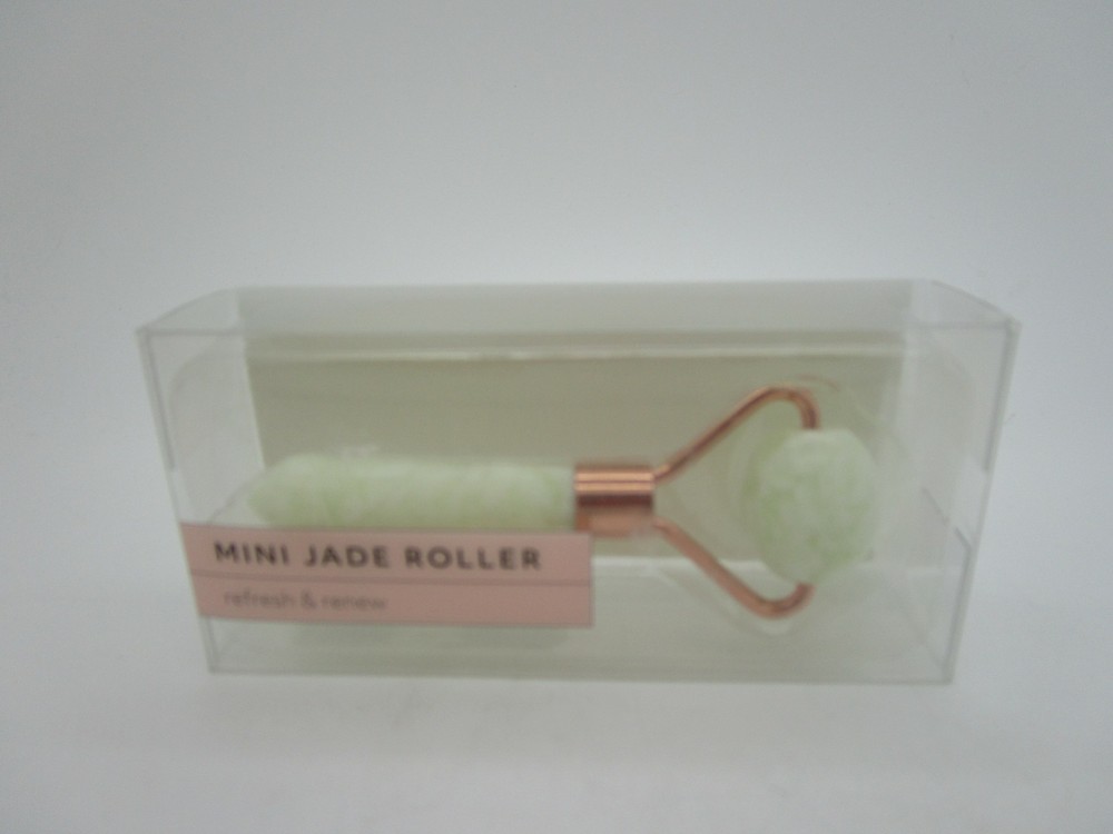 MACY'S Mini Jade Roller