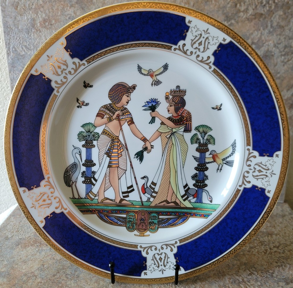 Egyptian themed 10" decorative plate.