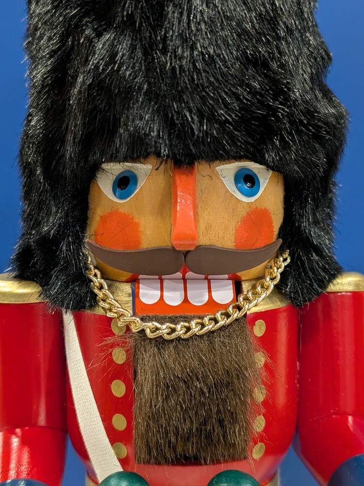 NOS Seiffener Nussknackerhaus Guard Nutcracker 16” Germany w/Box