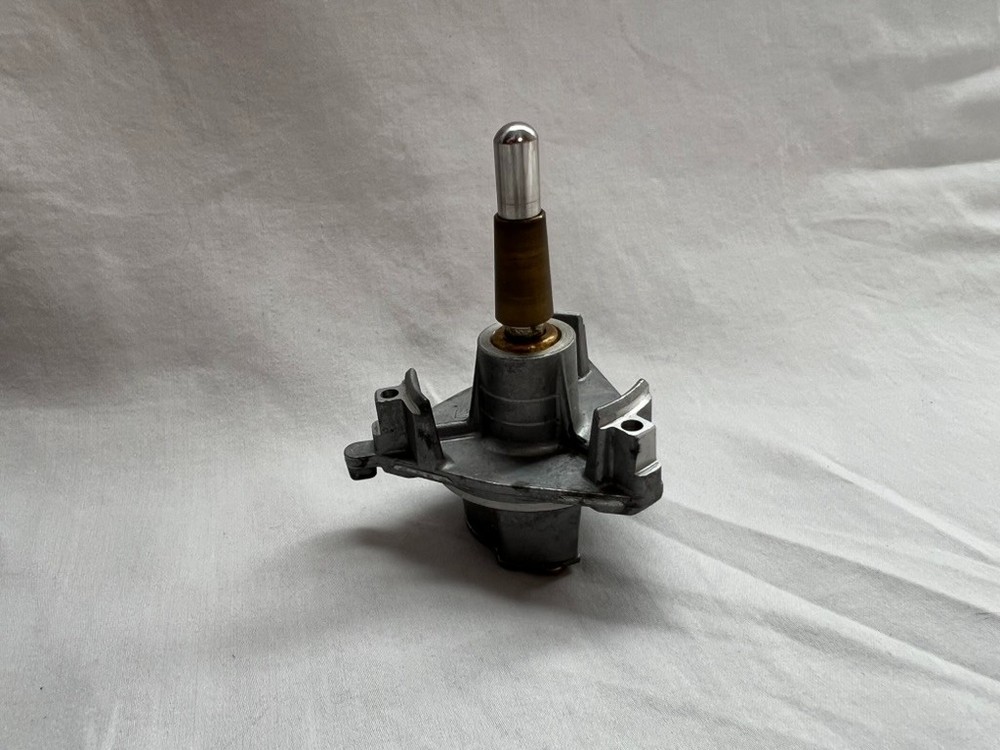 Technics Turntable SL-1200MK Spindle