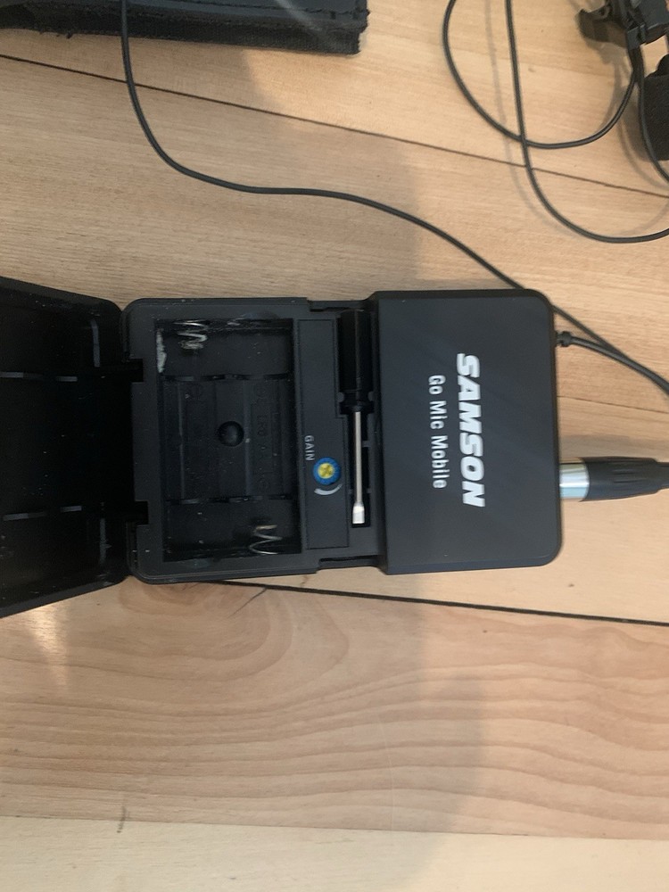 portable microphone lot - sennheiser and samson