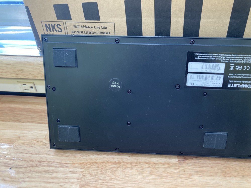 Native Instruments M32 Komplete Kontrol Keyboard Controller