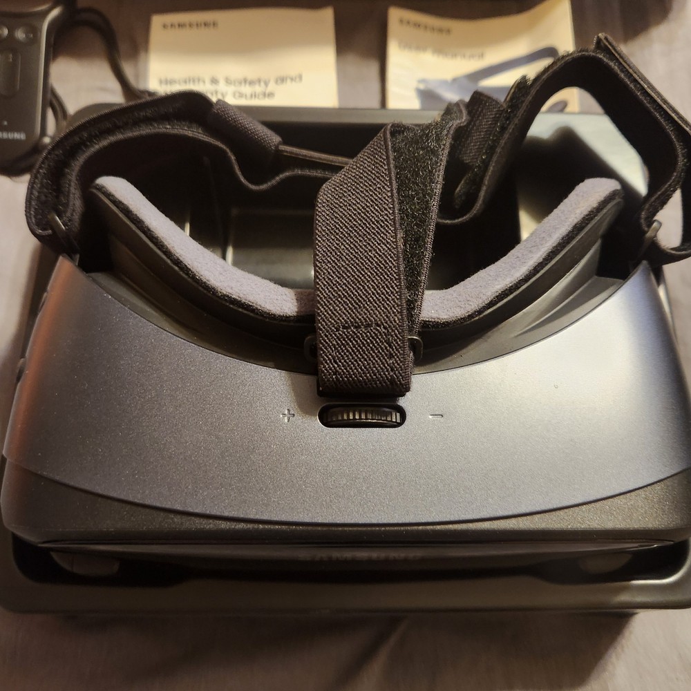 Samsung Gear VR with Controller