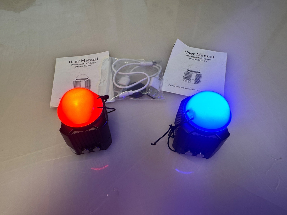 SL-19 Underwater Lights Quantity 2! Includes 3 tripods!