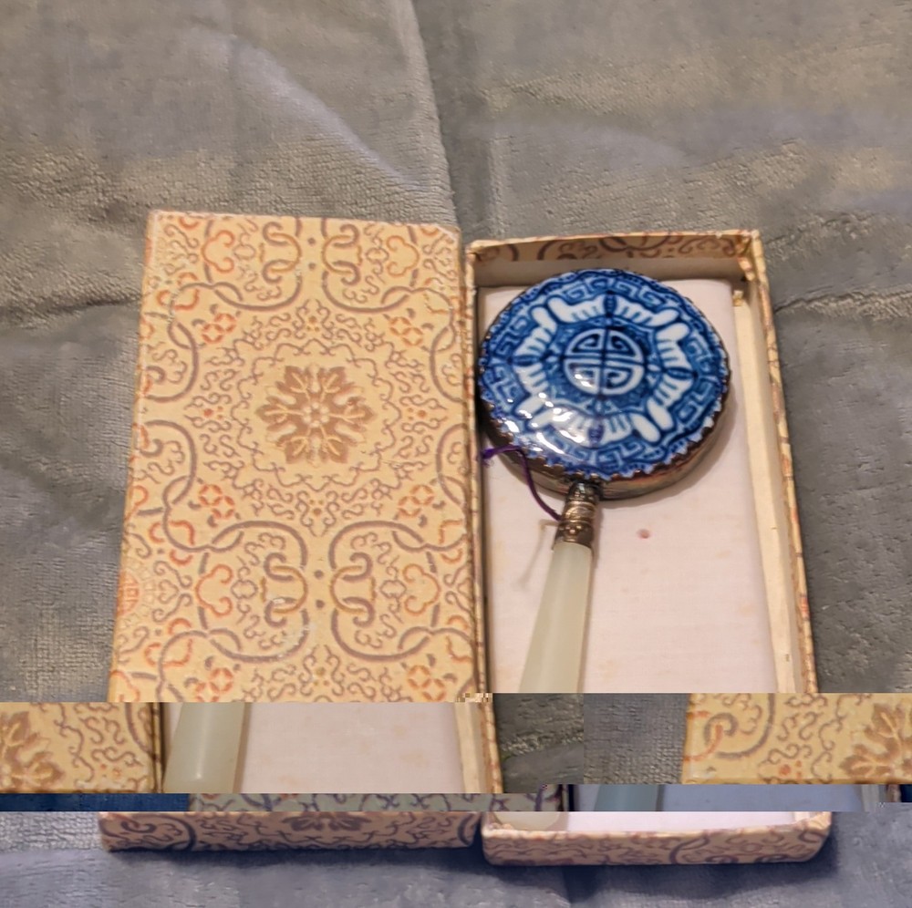 Ceramic Chinese Decorative Hand Mirror.