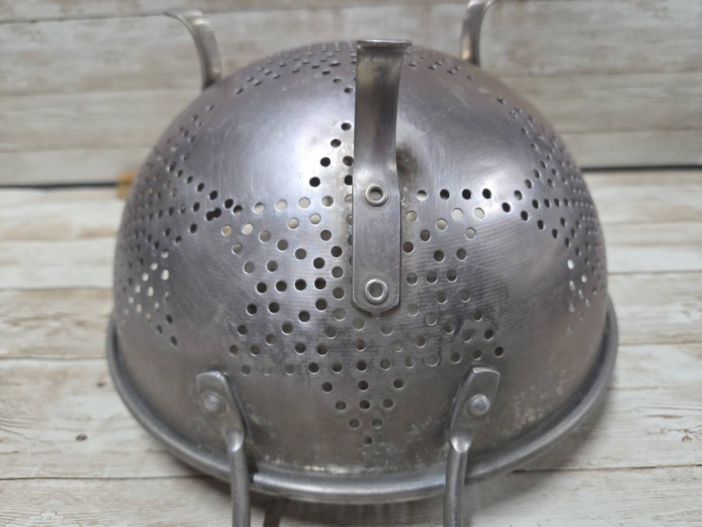 Vintage 7Star Aluminum 9" Double Handled 3 footed Collander Strainer Primitive