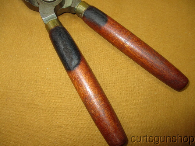 Handle For Single or Double Cavity Bullet Mold