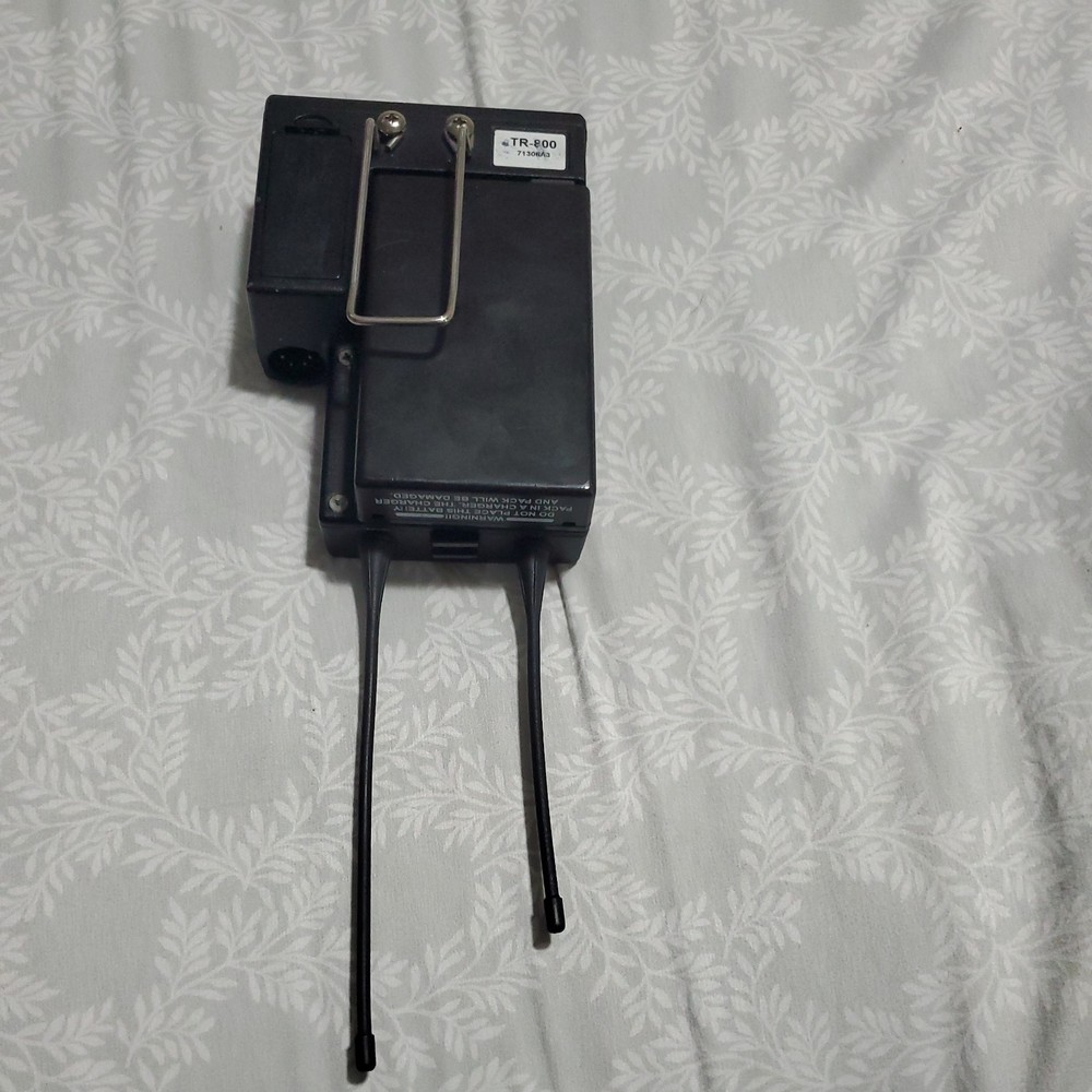 RADIOCOM TR-800 WIRELESS BELTPACK TRANSCEIVER