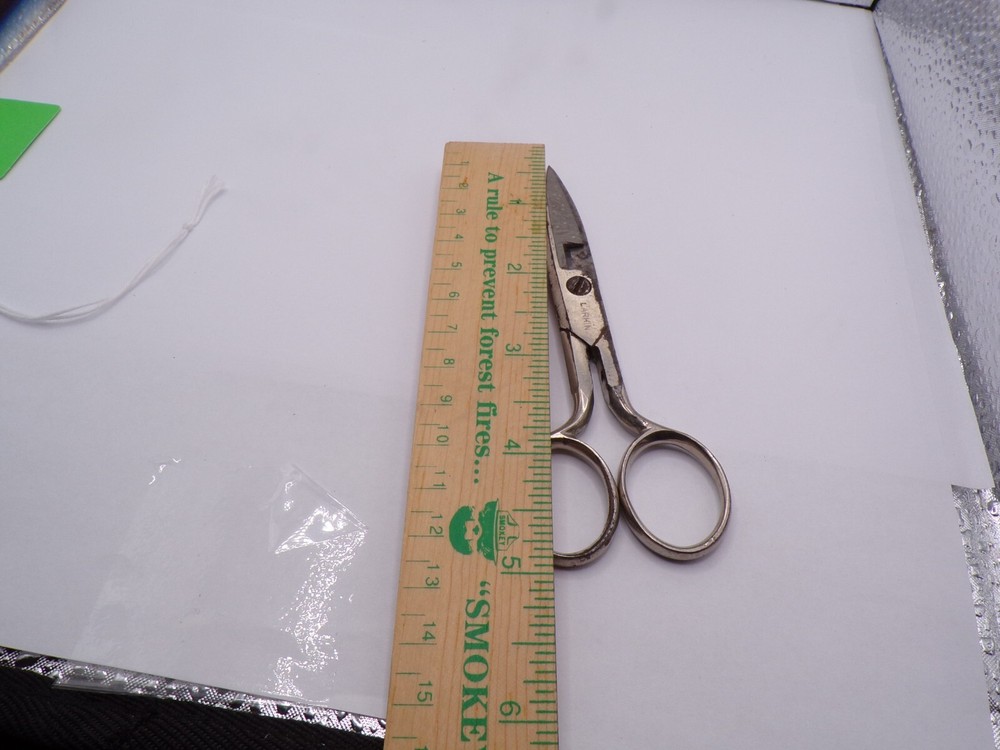 VTG Mini Button Hole Scissors Larkin
