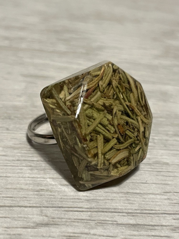 Woman’s Handcrafted Adjustable Grass Ring