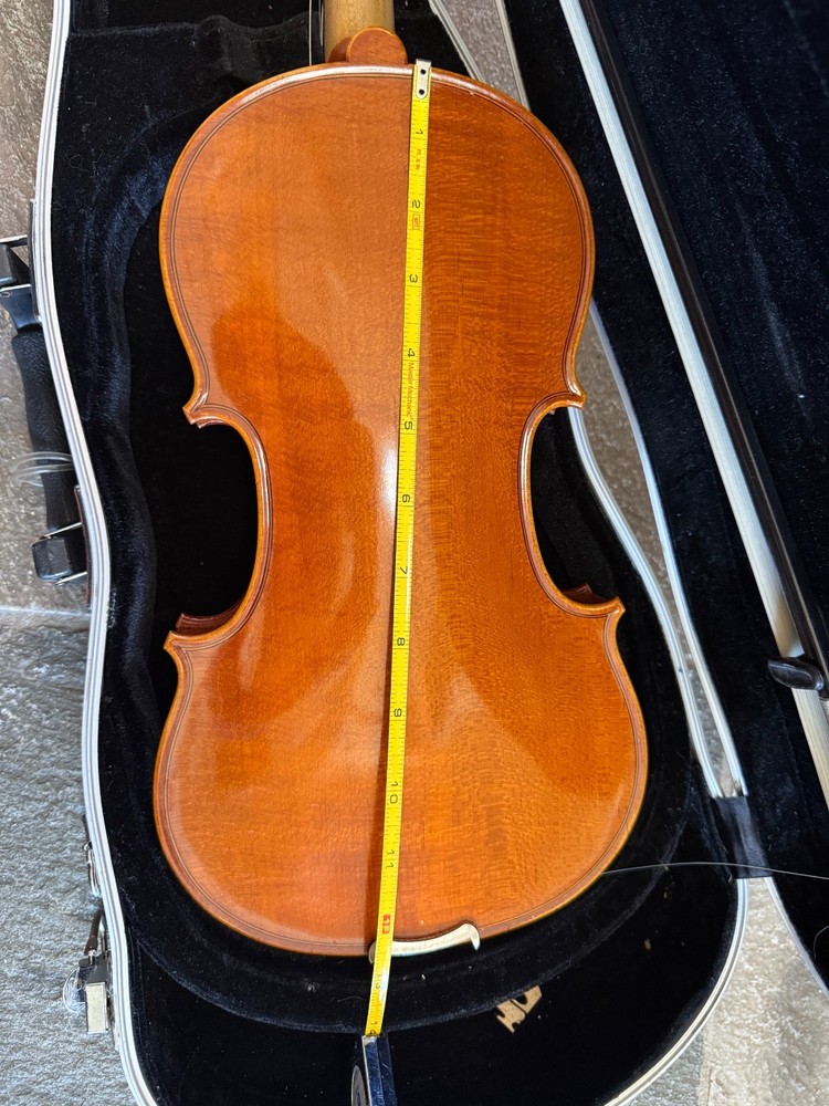 3/4 size Violin with case. Leon Albert brand