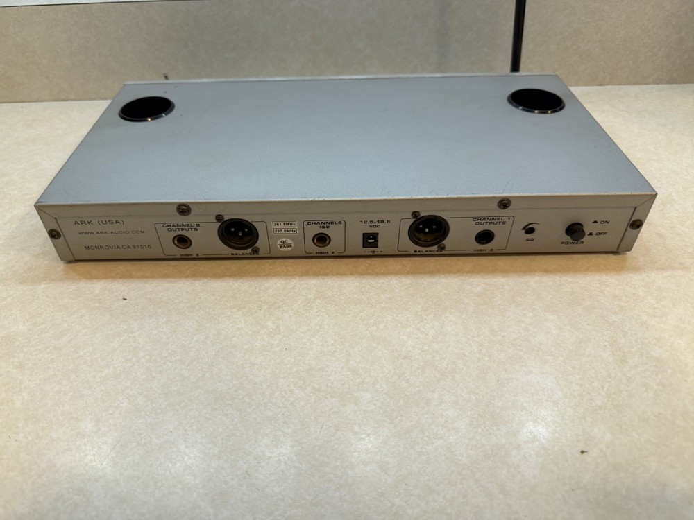 ARK WRT-4288c Dual Channel VHF Wireless Microphone System