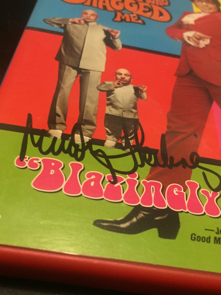 AUSTIN POWERS AUTOGRAPHED BY MINDY STERLING AUTHENTIC 2 DVD SIGNED COVERS