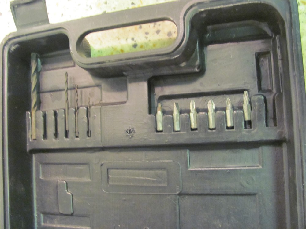 SOLID BRAND DRILL - NO BATTERY - W/ CASE AND BITS