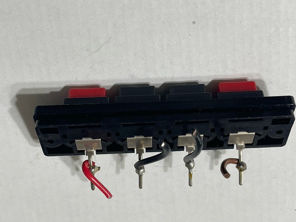 Marantz 1122DC - Speaker Terminal - Right And Left Channels