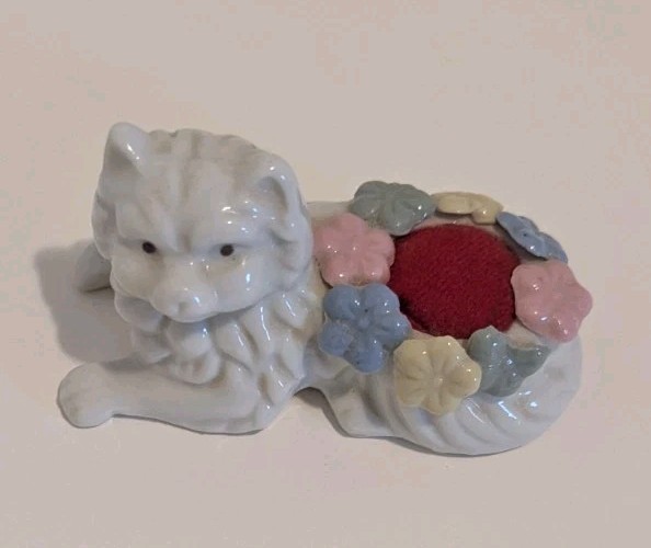 Small Ceramic Cat Pincushion Vintage