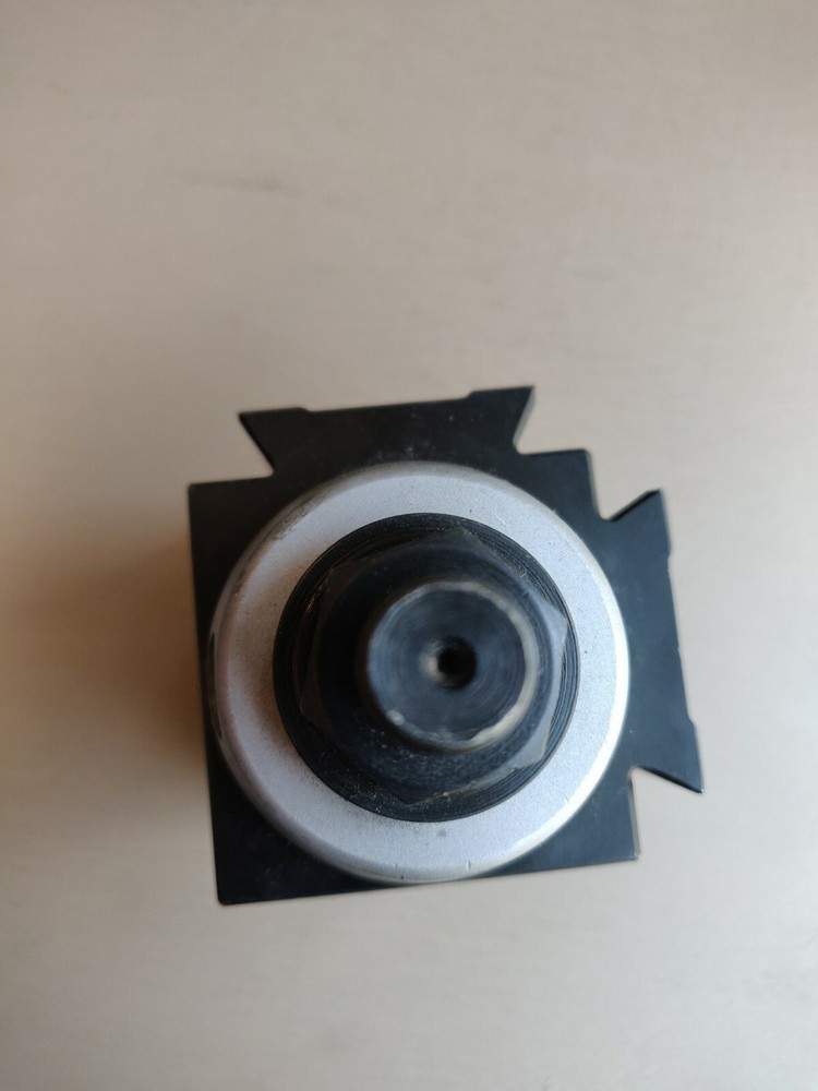 Machifit DMC-250-100 Piston Type Locking Tool Post Steel Quick Change Tool Post