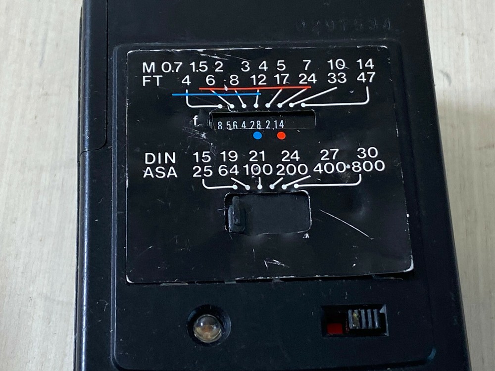 T7:Vivitar 225 Auto Electronic Camera Flash