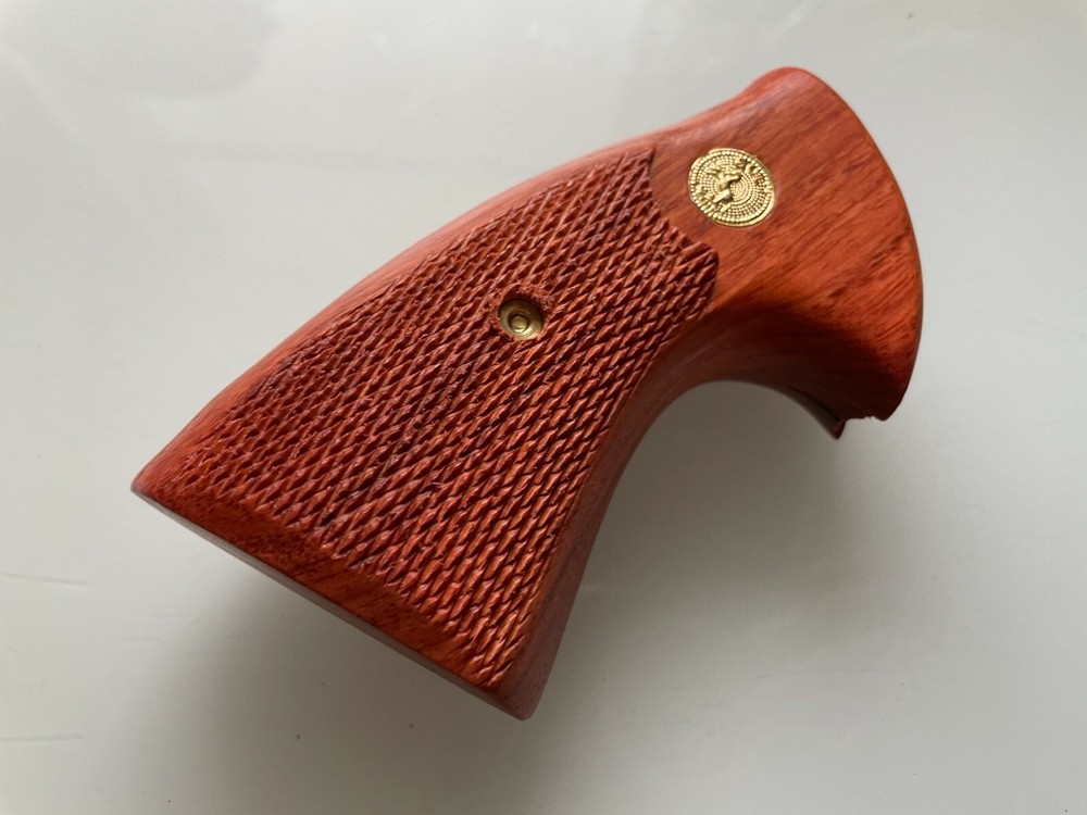New hardwood grip for COLT PYTHON grips (I, E FRAME) checkered handmade