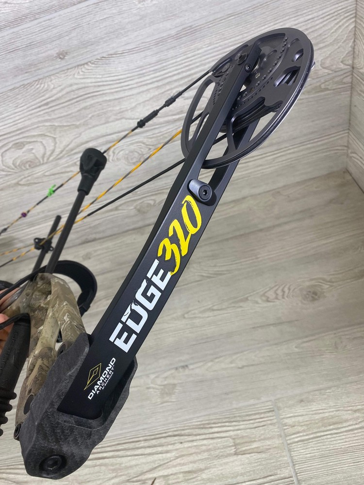 Diamond Edge 320 RH Bow Package