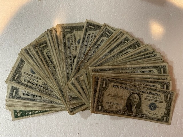 1935 $1 Silver Certificate Wow LQQK
