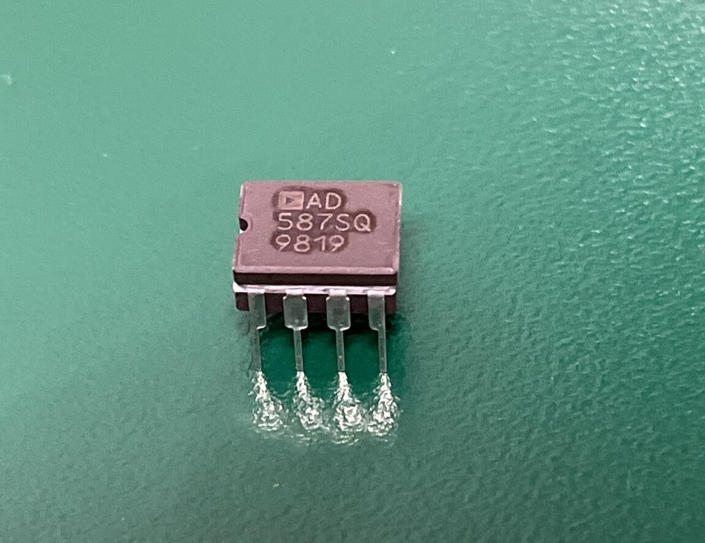 AD Analog Devices AD587SQ Voltage Reference, Fixed, 10V, 8 Pin, Ceramic, DIP