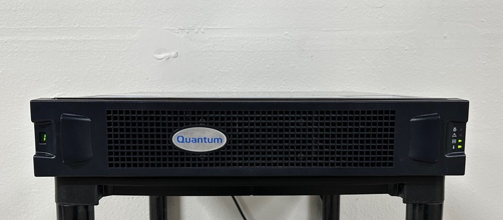 Quantum 24-bay SAS disk array w/ Dual Dot Hill 1-04920-01