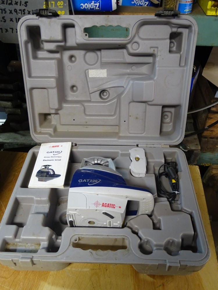 Agatec Electronic Level w/ Case & Charging Cord , GAT220