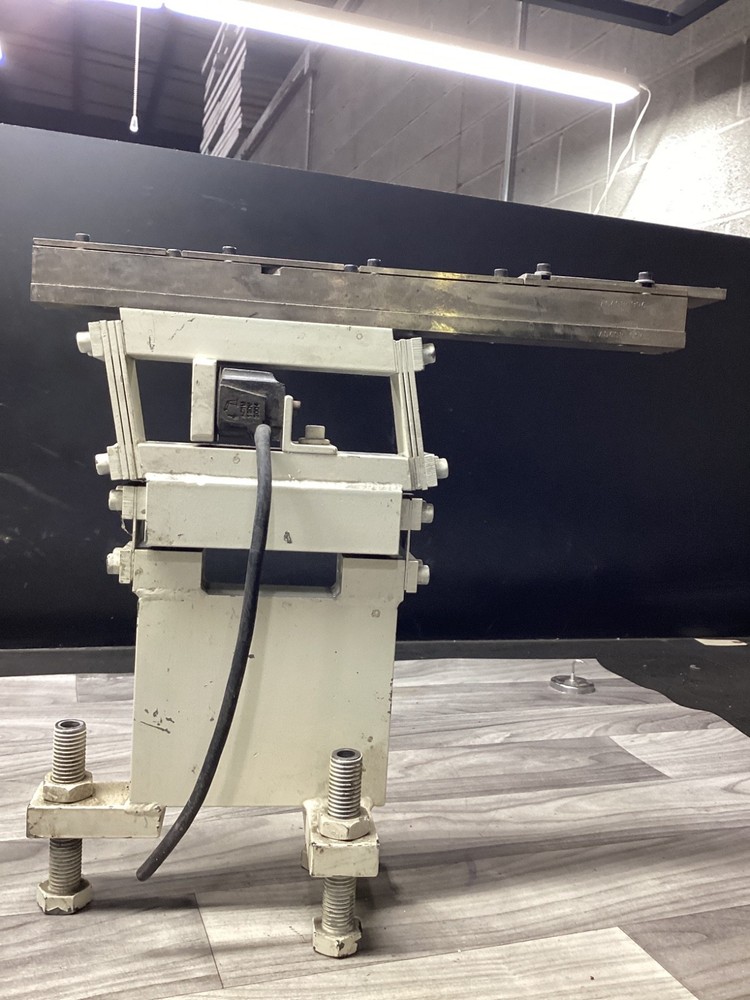 AMERICAN FEEDING SYSTEMS VIBRATORY INLINE LINEAR FEEDER #106B125PR3