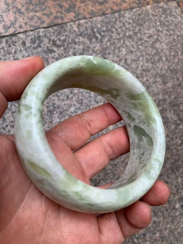 Good Quality Large Chinese Jade Bangle Bracelet !!!