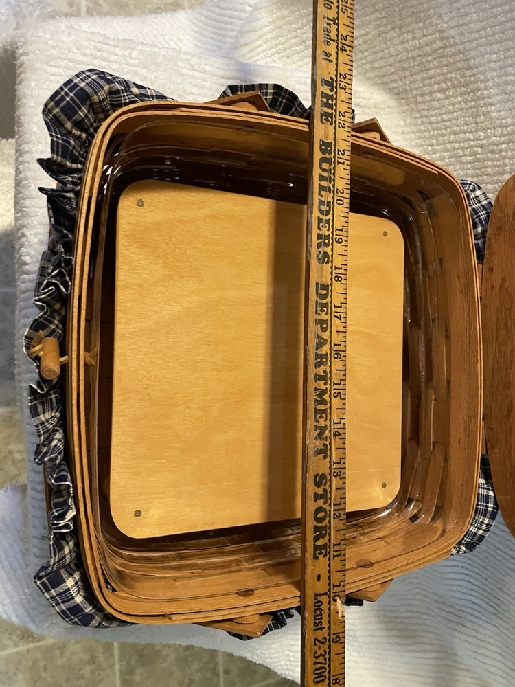 Longaberger Blue Ribbon Pie Basket W/ plastic insert Protector and divider