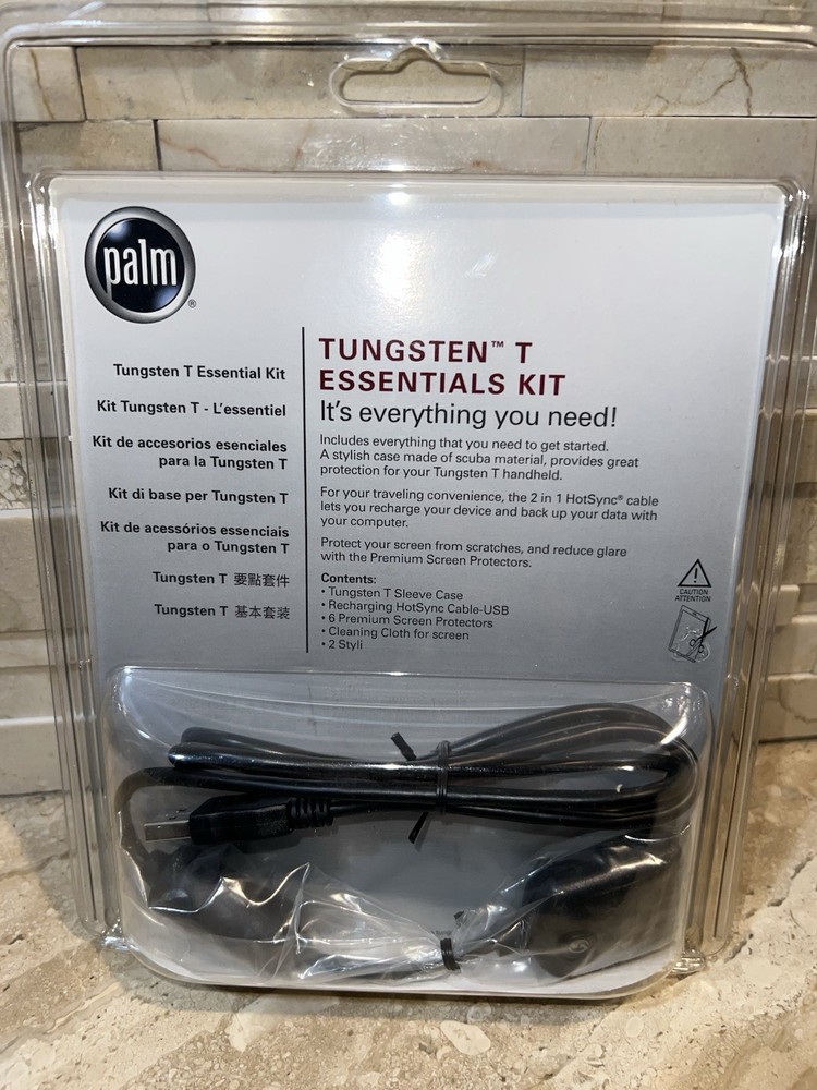 Palm Essentials Kit: Sync Cable Case & Stylus (P10896U)