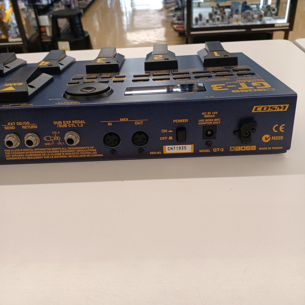 BOSS GT-3 Guitar Effects Processor COSM Amp Modeling Multi-Effects Pedalboard