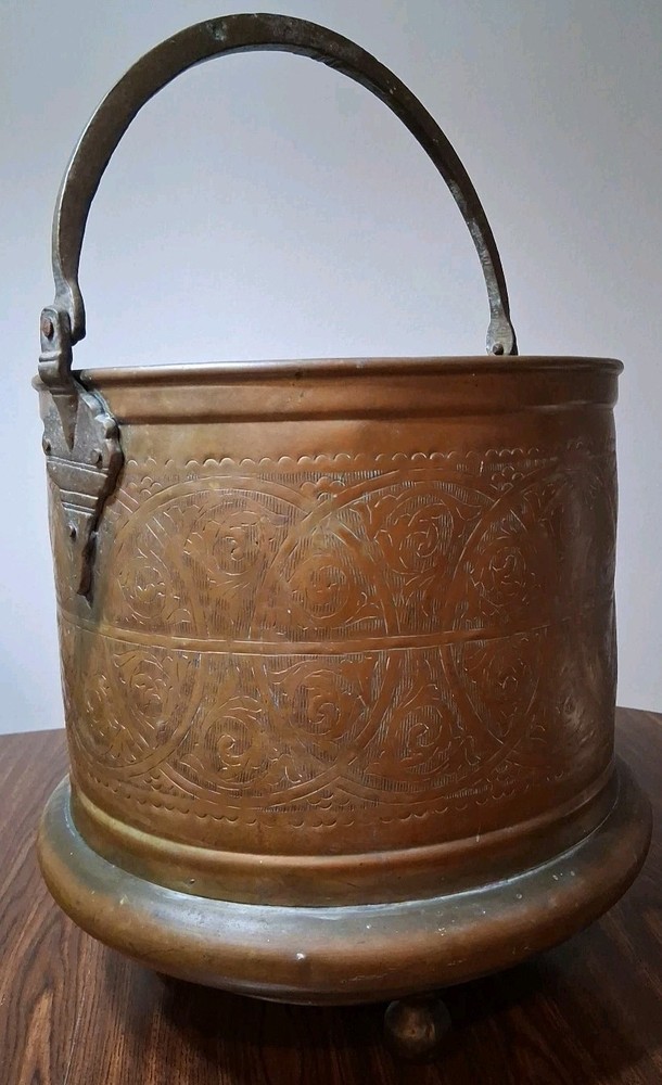 ANTIQUE BRASS FOOTED PLANTER CONTAINER ETCHED HANDLE 15½” STATEMENT PC DECOR XXL