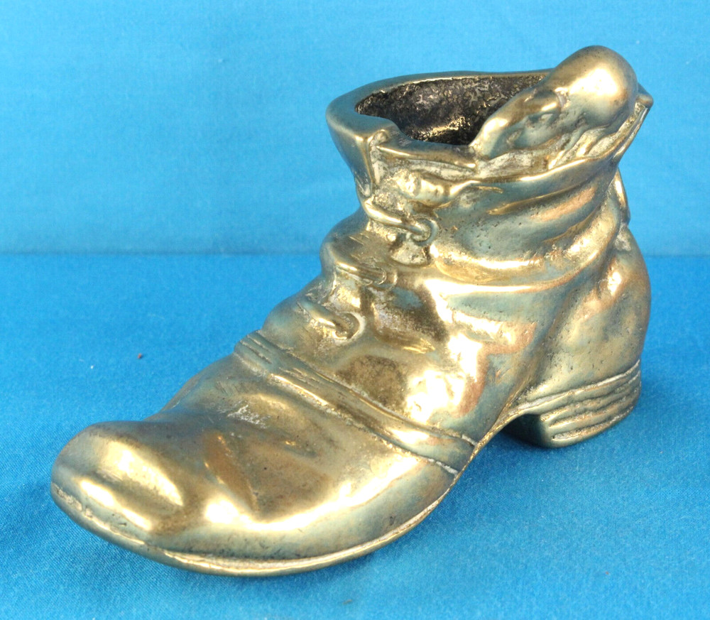 English Solid Brass Man's Tramp Shoe with Mouse on Rim