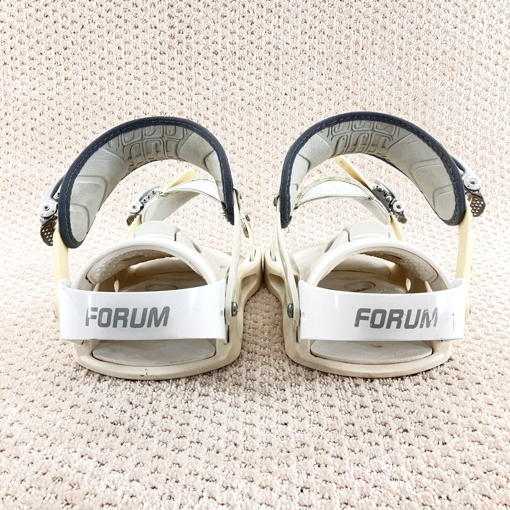 FORUM Snowboard Bindings Size S-M White Discs Hardware Screws Great Condition