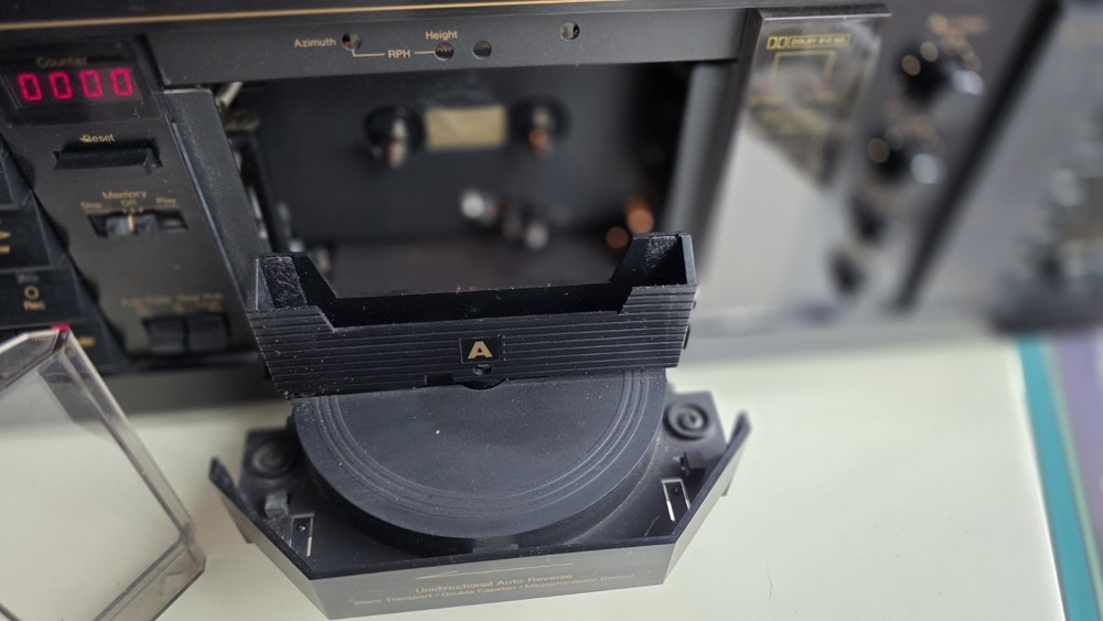Nakamichi RX-303 Unidirectional Auto-Reverse Cassette Deck.