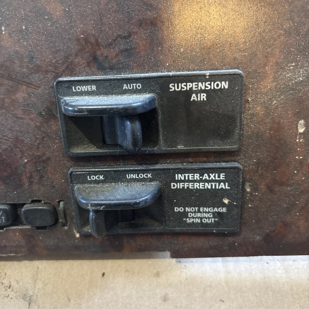 Freightliner Columbia Century Dash Switch Panel Missing P/N