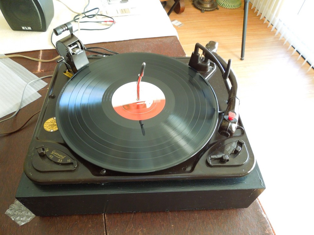 Garrard Model RC 88/4 Phonograph Record Player Turntable