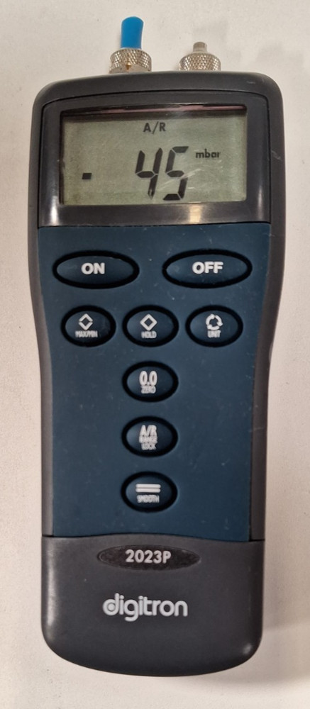 Digitron 2023P Manometer
