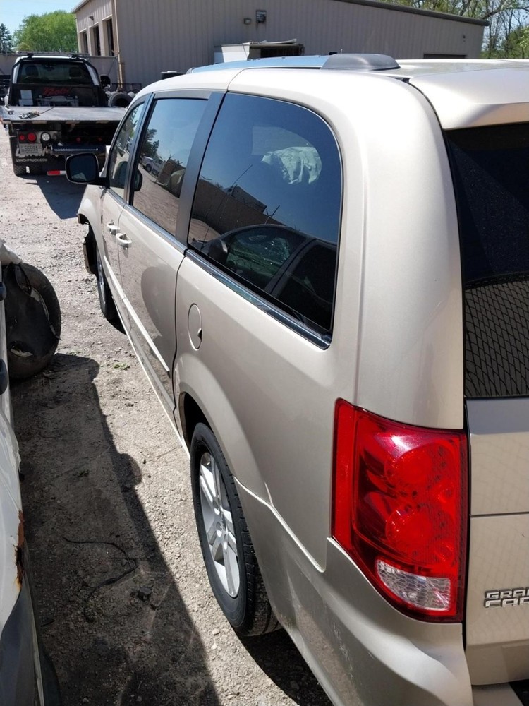 Used Floor Jack fits: 2013 Dodge Caravan Grade A