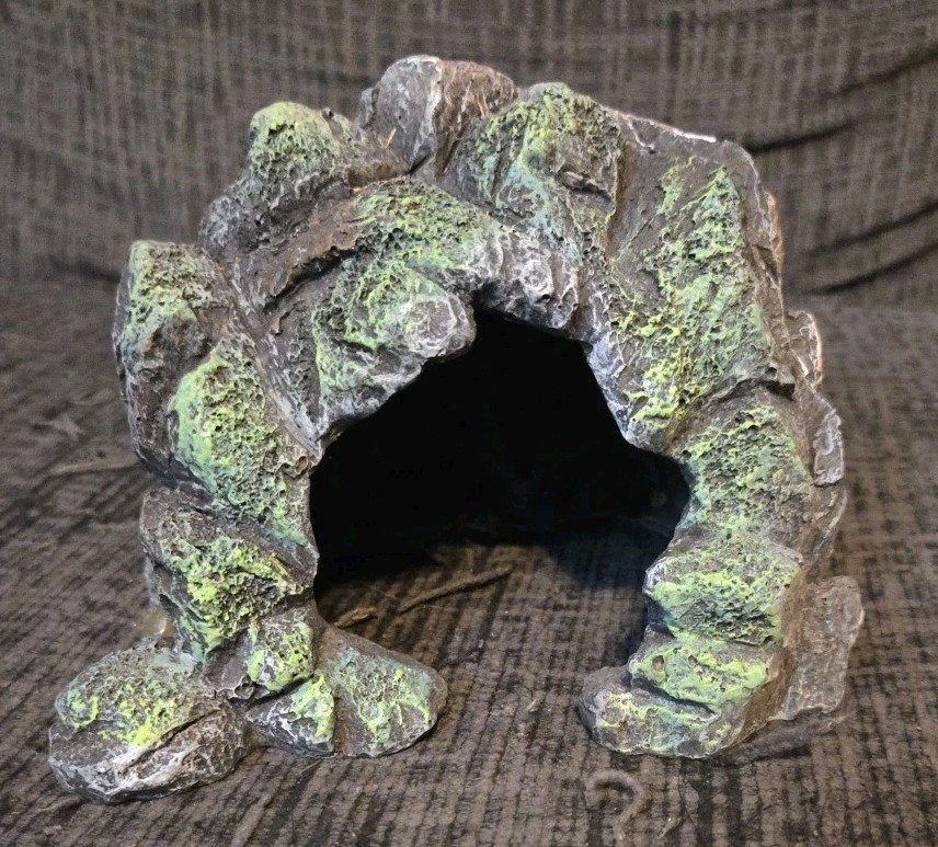 Aquarium Decor Polyresin Cave, Medium