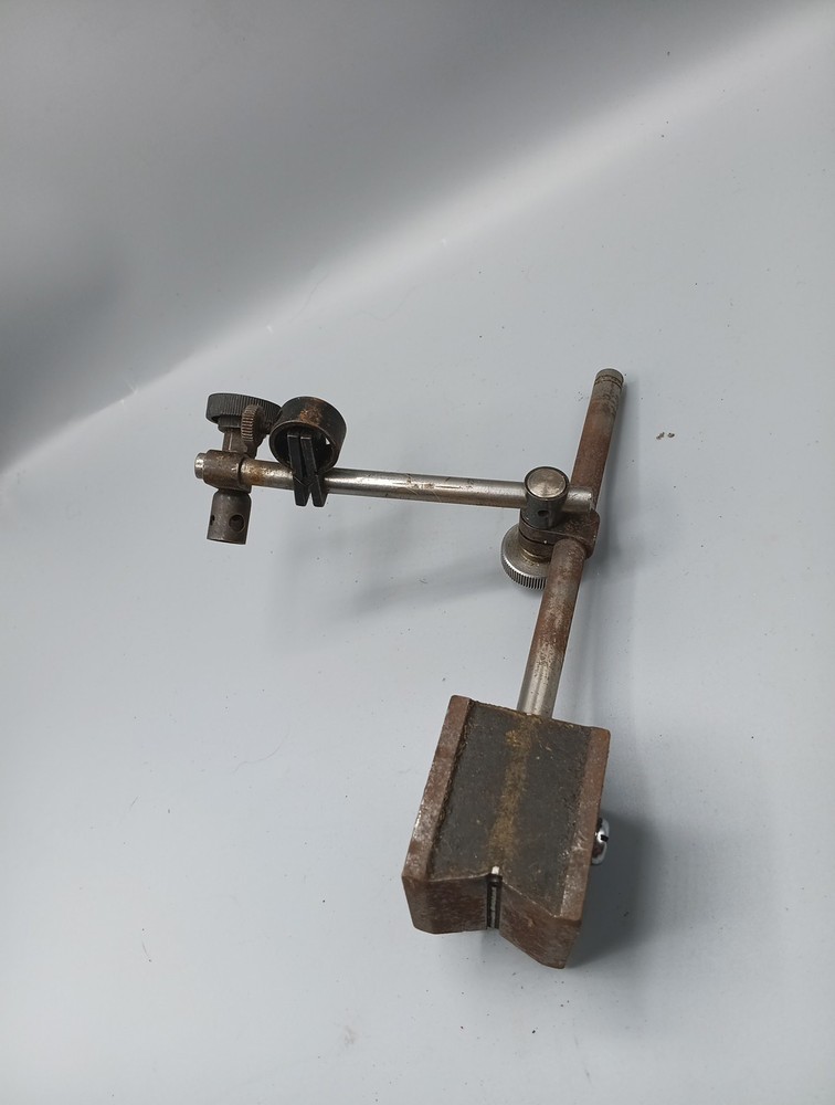 Used Enco Magnetic Indicator Holder.