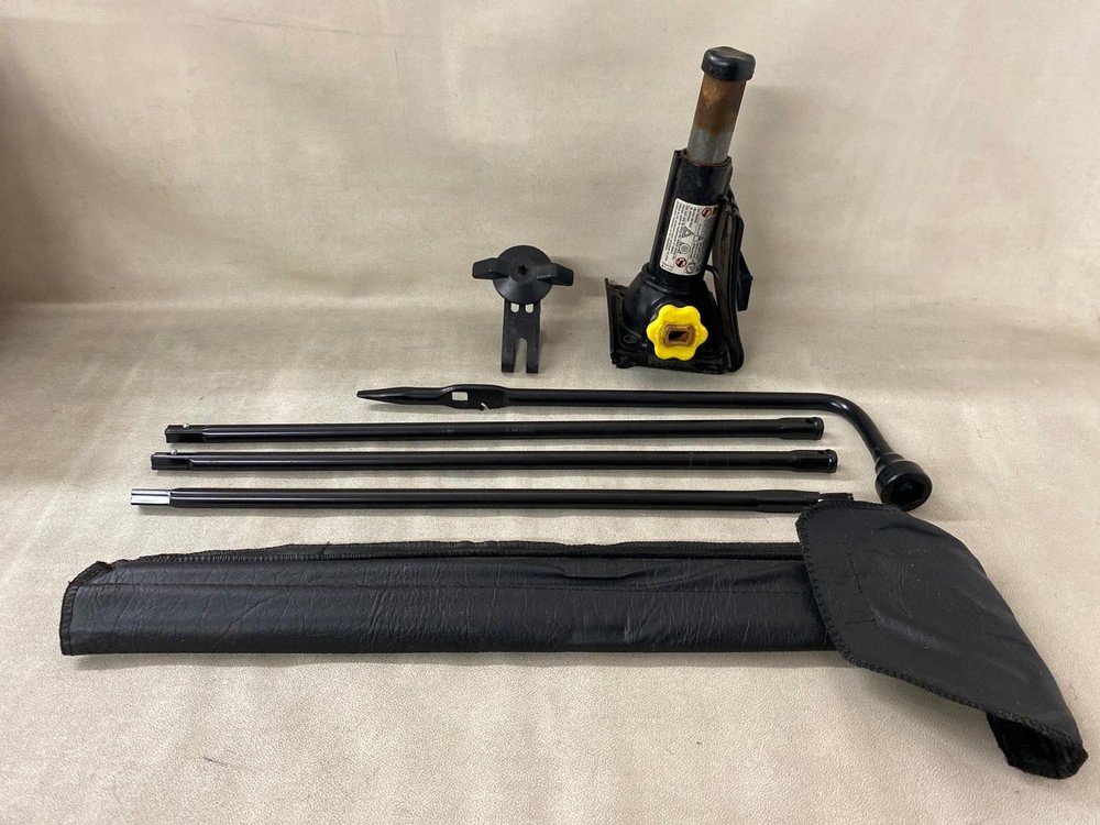 2013 GMC Yukon XL 1500 Jack and Tool Kit OEM