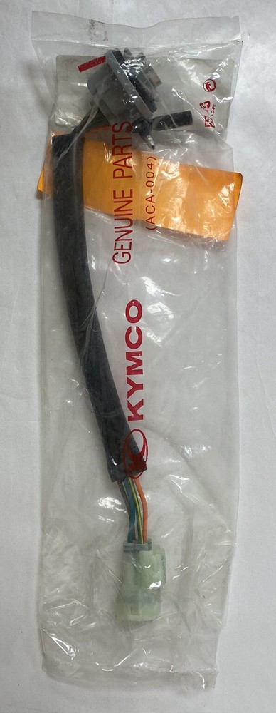 KYMCO MAXXER 400 450 SOCKET COMP LEFT TAIL LIGHT COMB PN #33715-LGN5-E00 / #S118